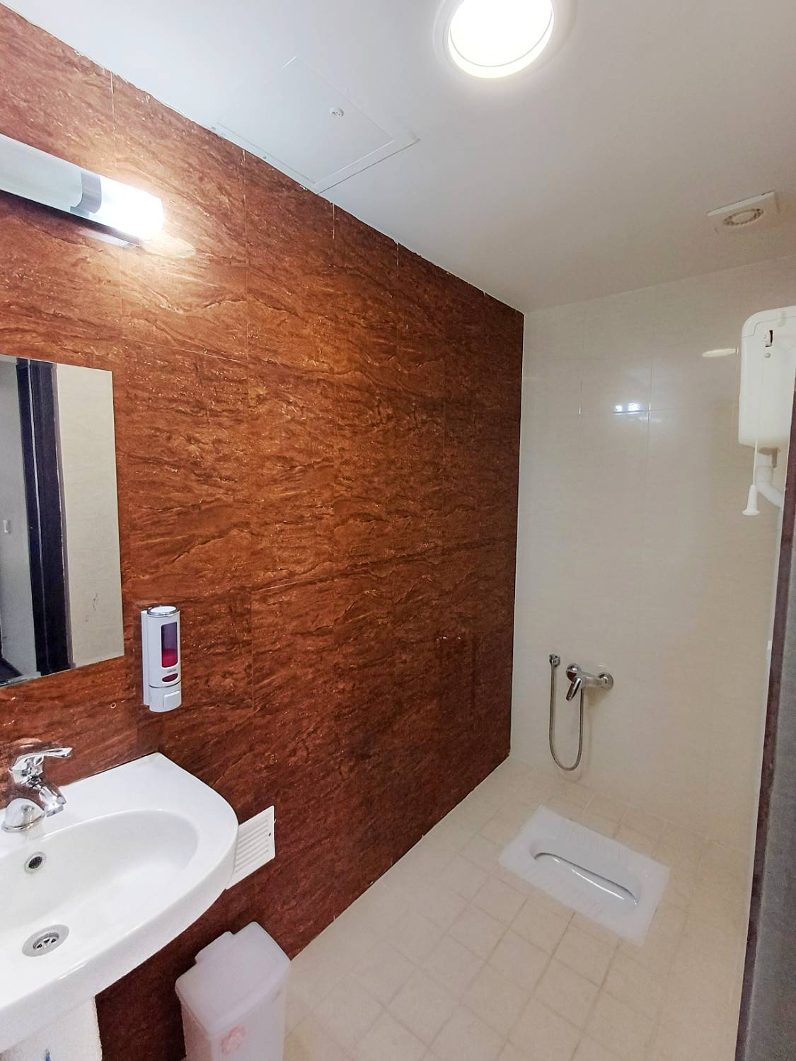 آپارتمان شش نفره